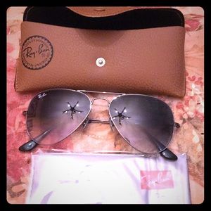 Ray-Ban Aviators Sunglasses